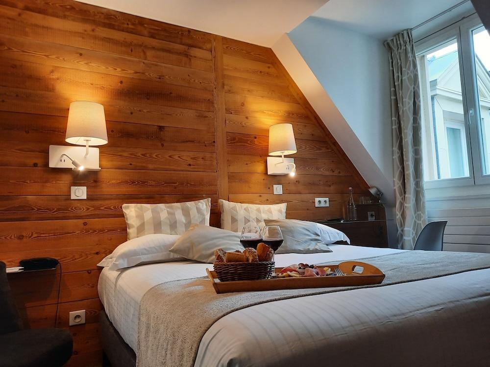 Hotel Des Princes, Chambery Centre ภายนอก รูปภาพ