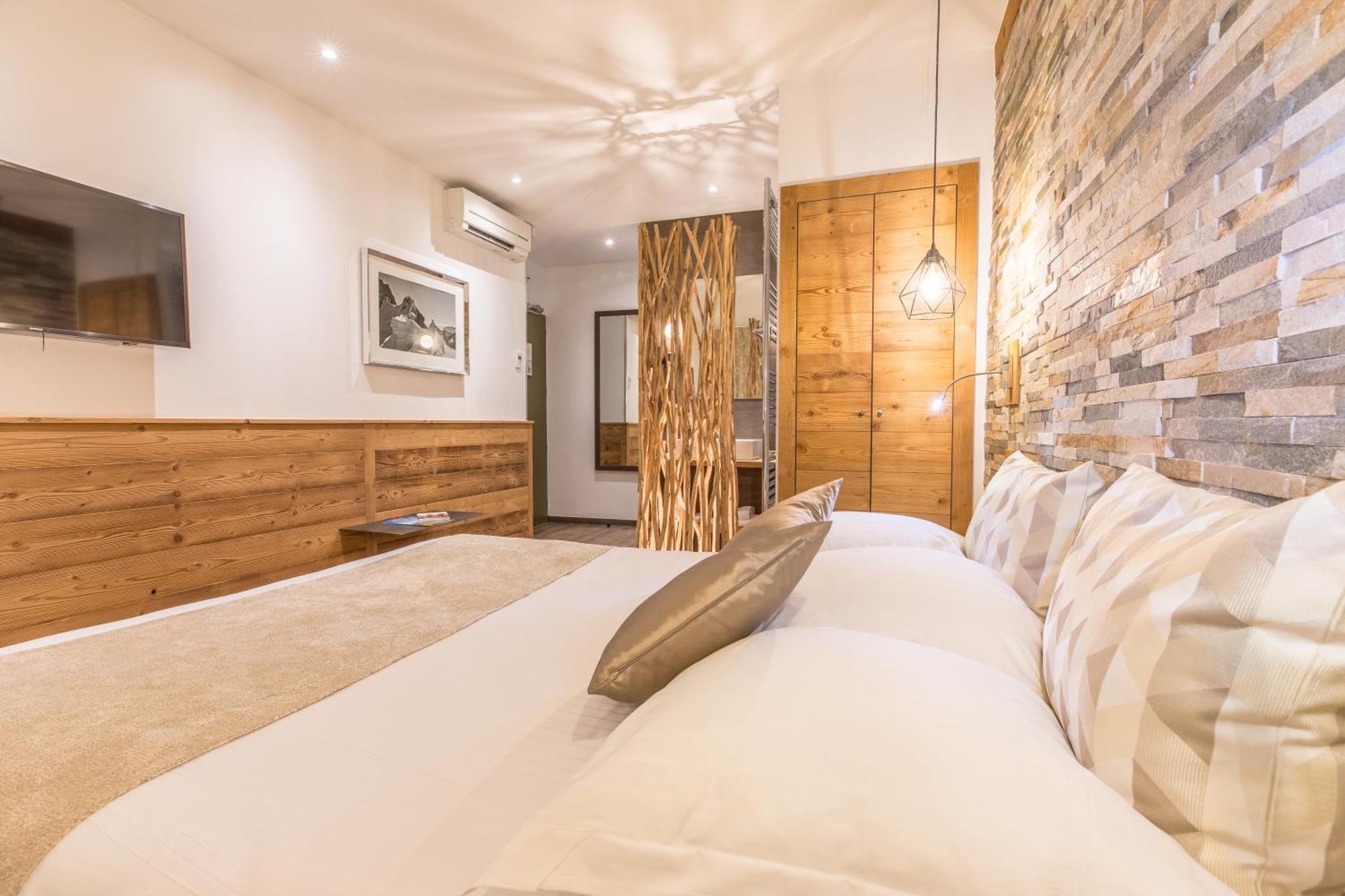 Hotel Des Princes, Chambery Centre ภายนอก รูปภาพ