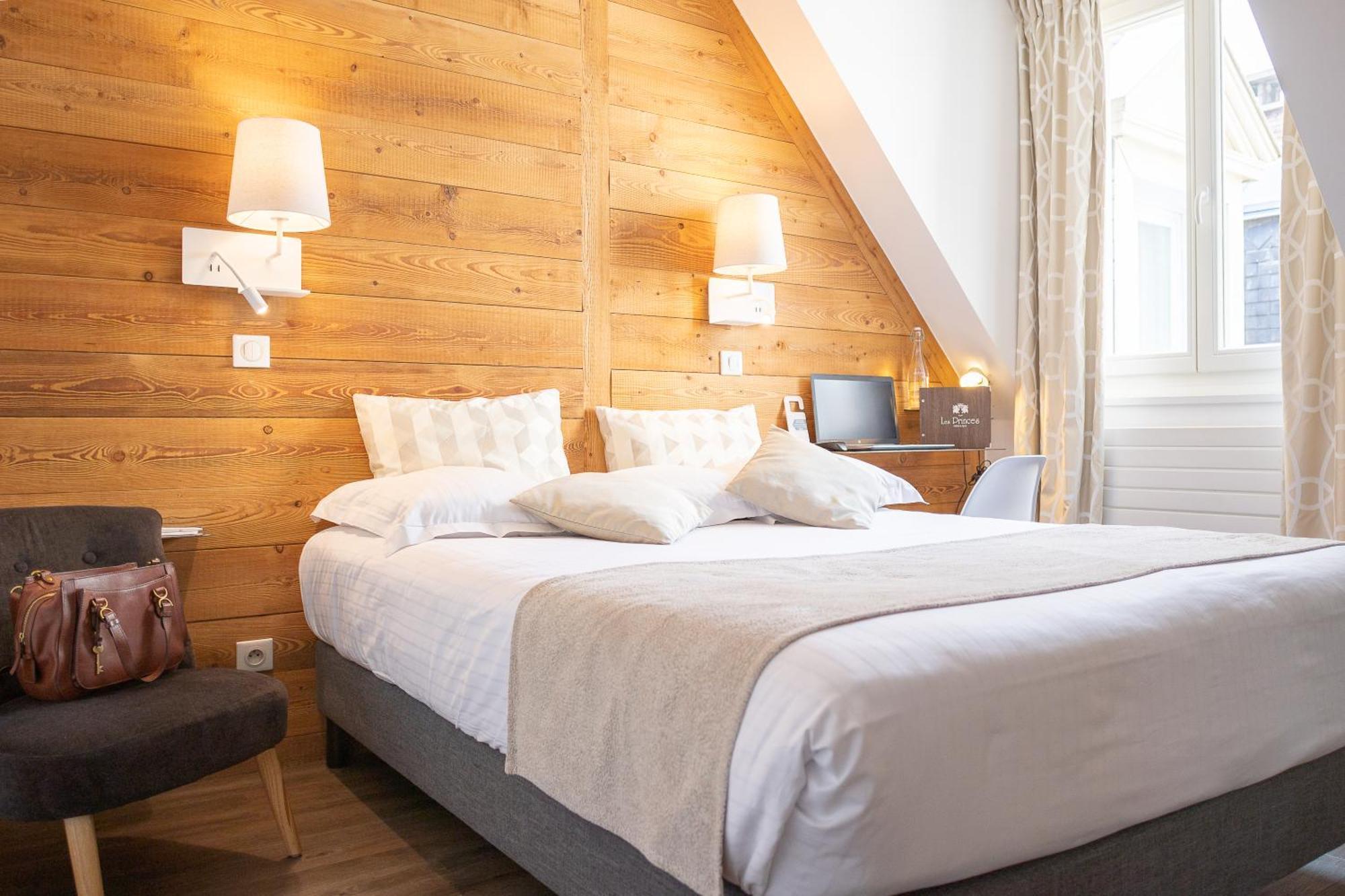 Hotel Des Princes, Chambery Centre ภายนอก รูปภาพ
