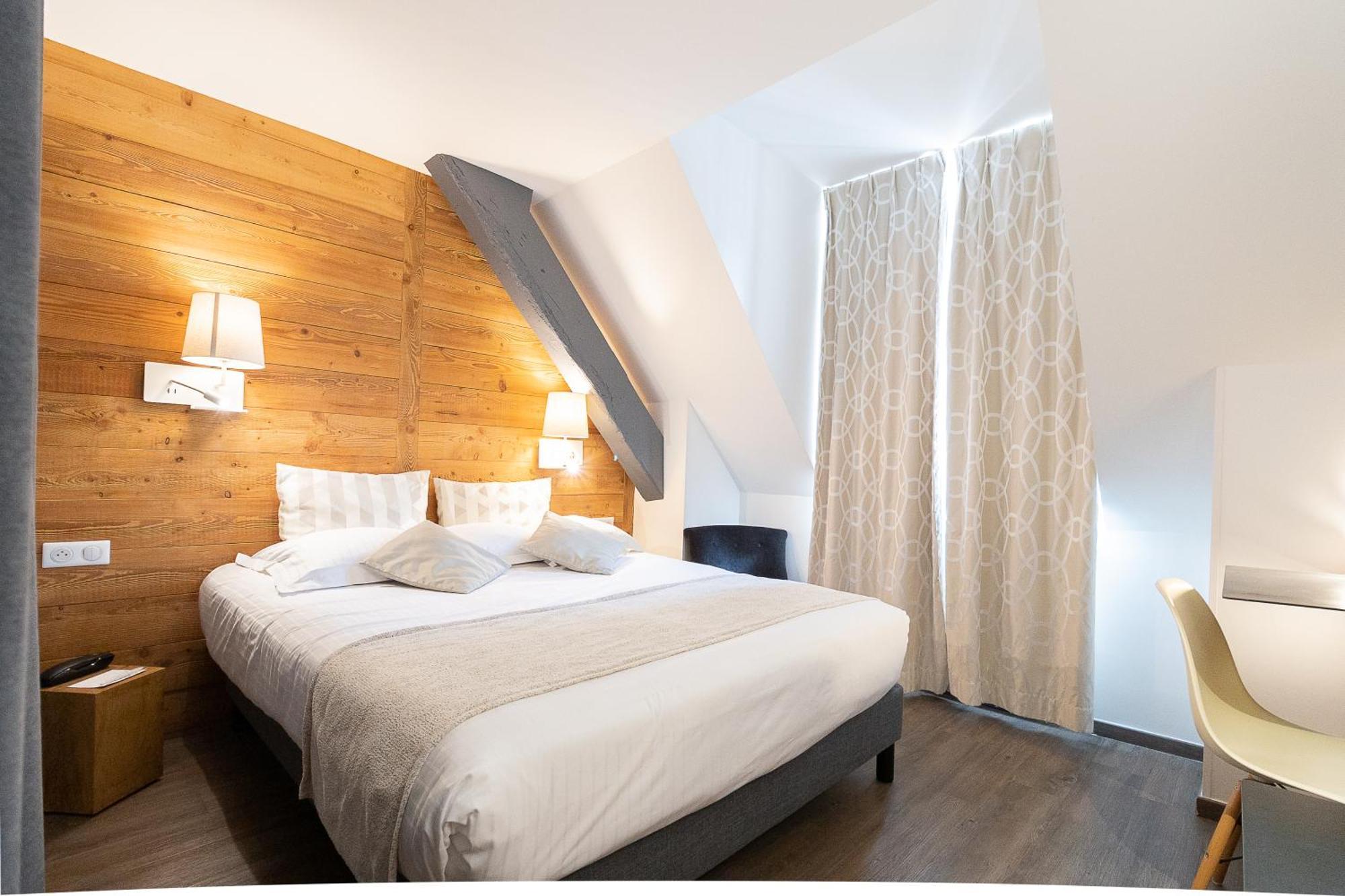 Hotel Des Princes, Chambery Centre ภายนอก รูปภาพ