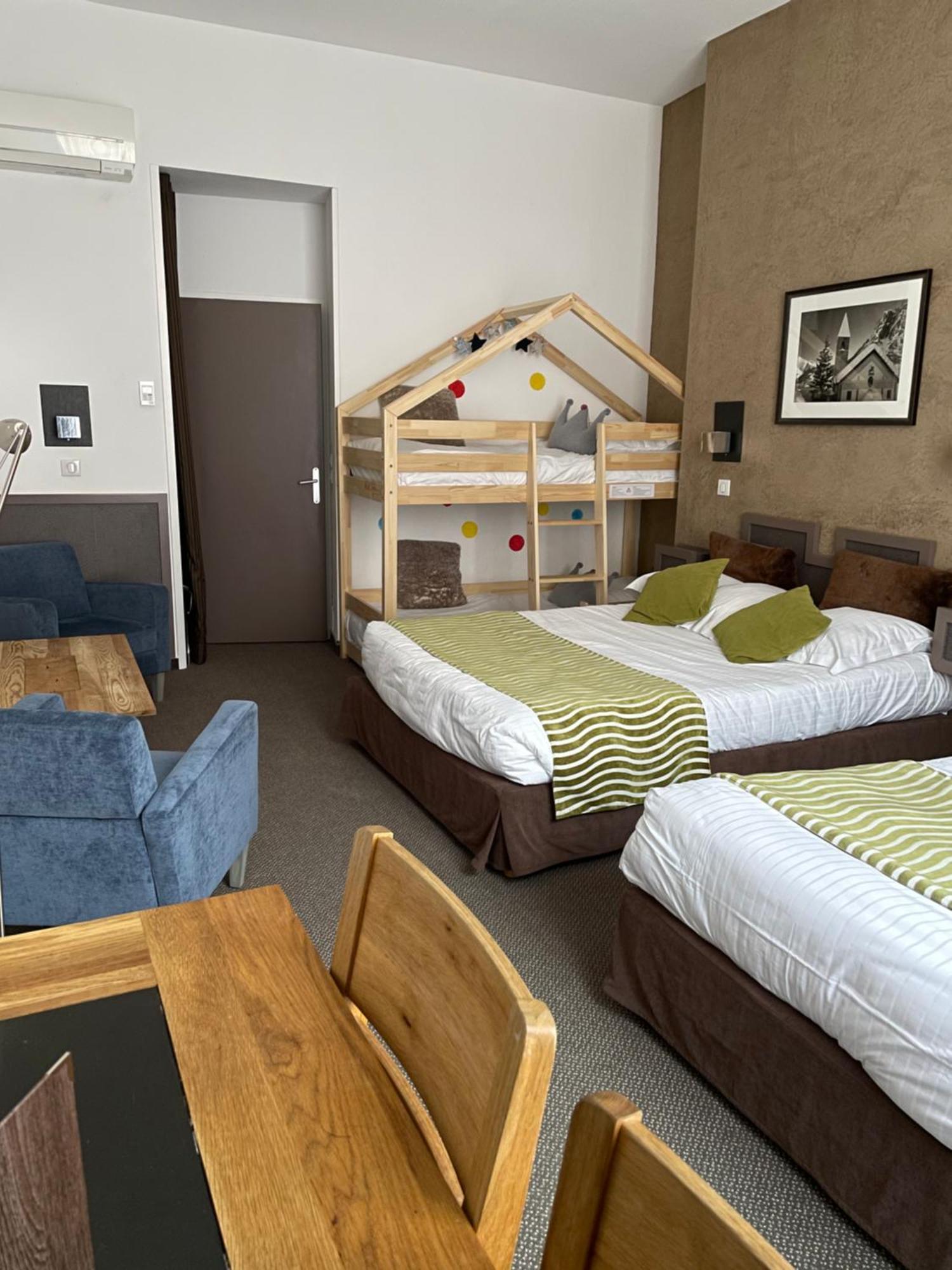 Hotel Des Princes, Chambery Centre ภายนอก รูปภาพ