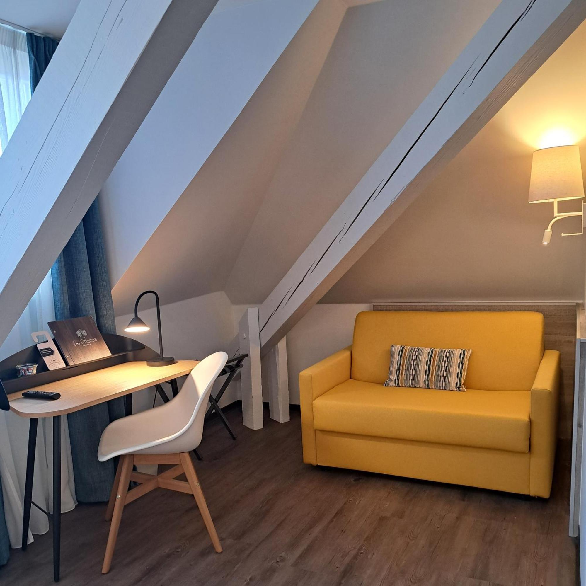 Hotel Des Princes, Chambery Centre ภายนอก รูปภาพ
