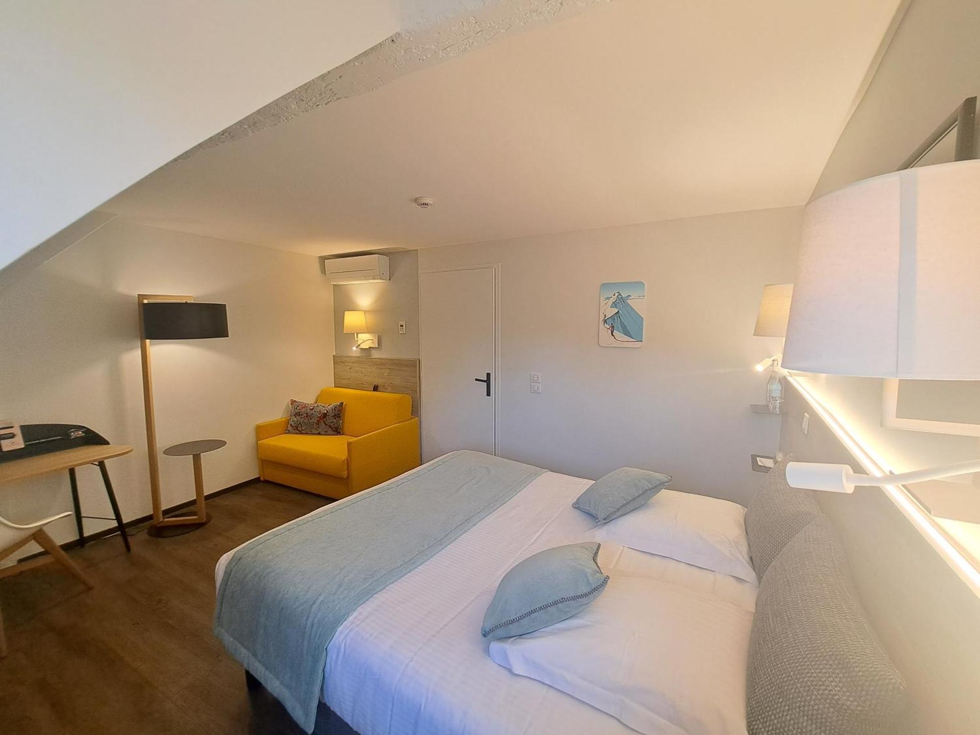 Hotel Des Princes, Chambery Centre ภายนอก รูปภาพ