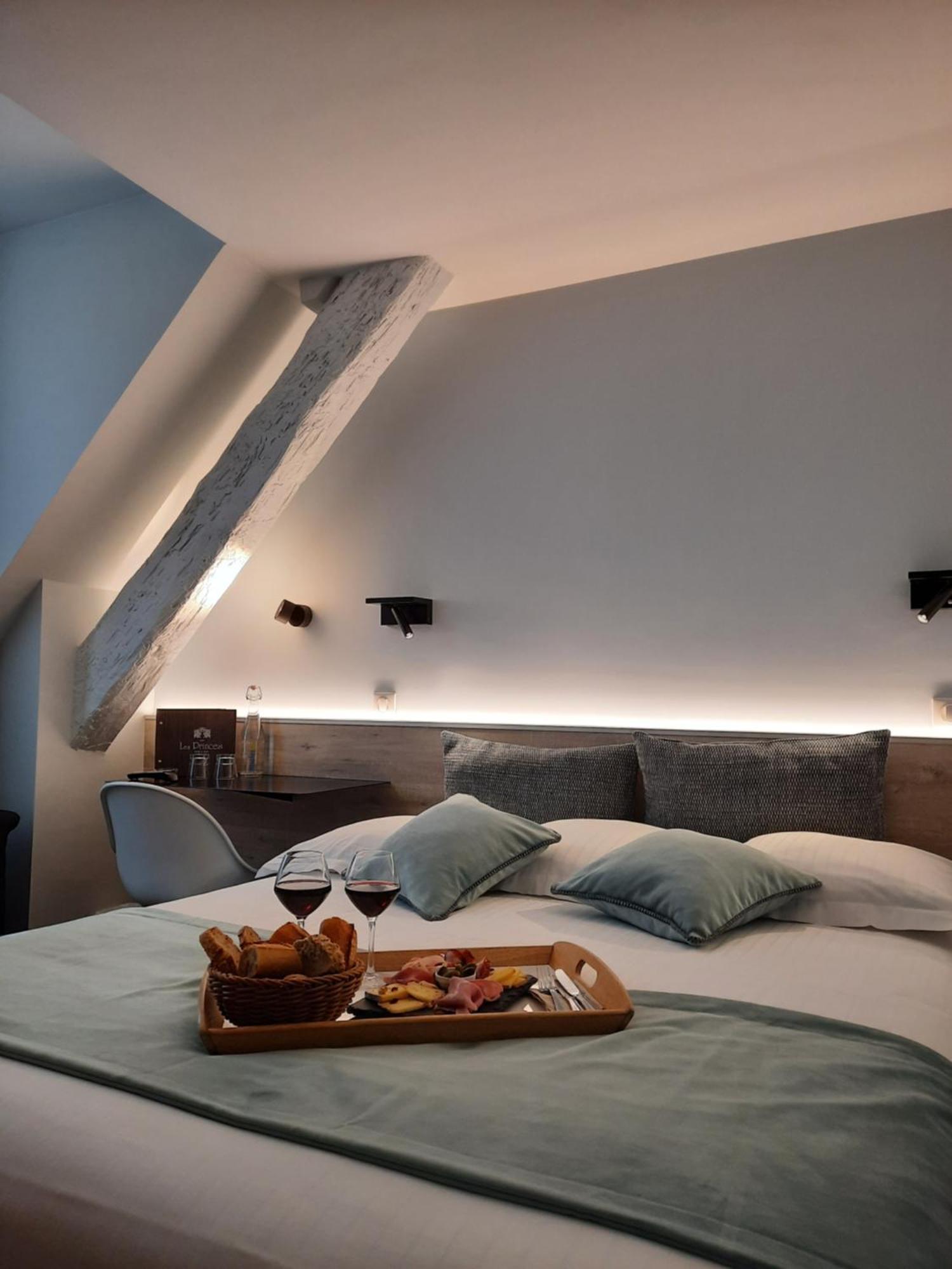 Hotel Des Princes, Chambery Centre ภายนอก รูปภาพ