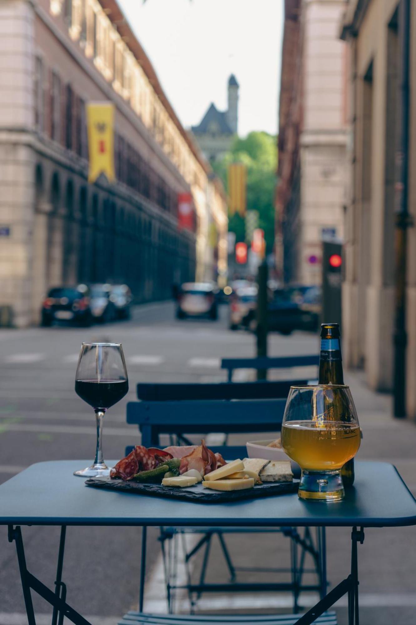 Hotel Des Princes, Chambery Centre ภายนอก รูปภาพ