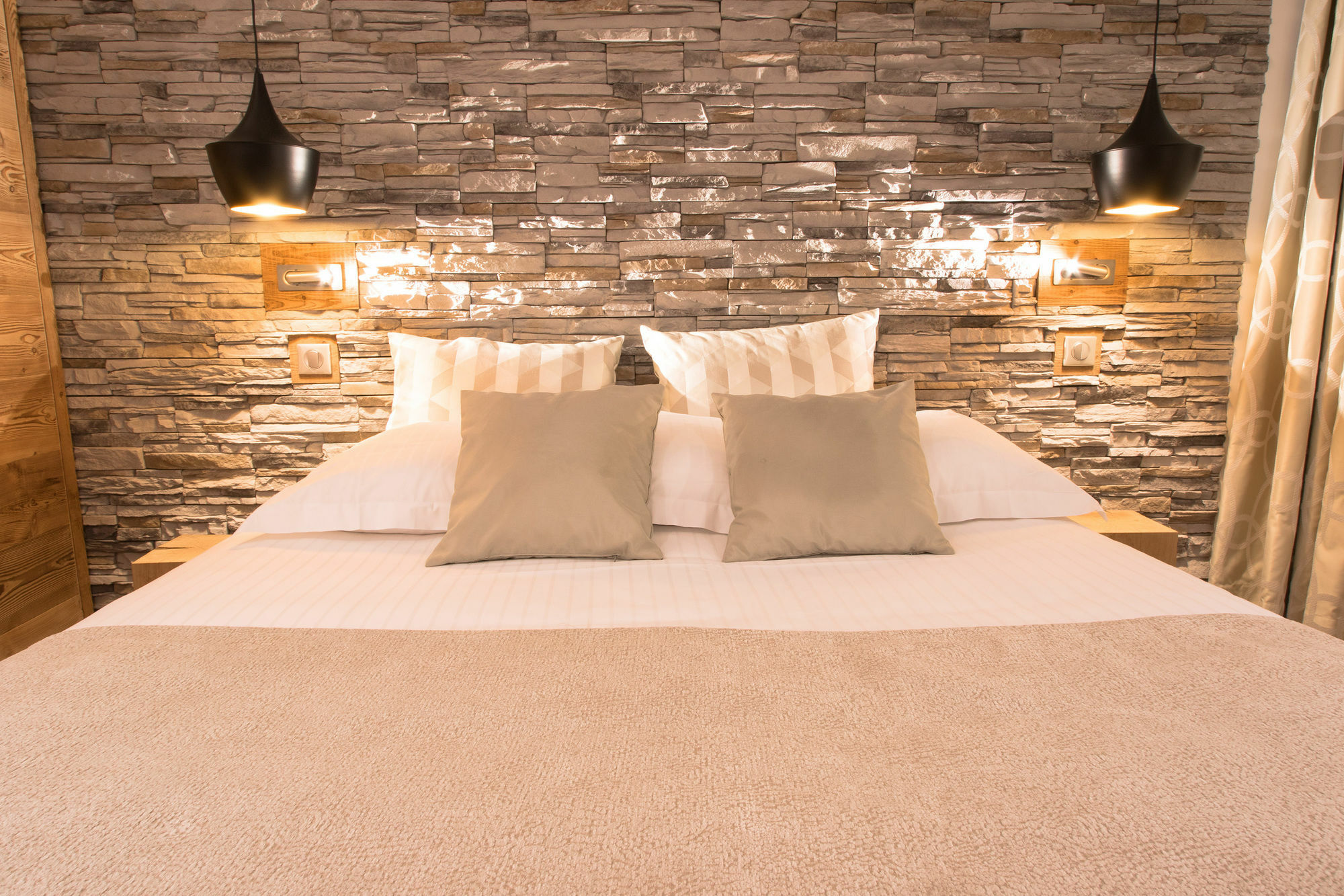 Hotel Des Princes, Chambery Centre ภายนอก รูปภาพ